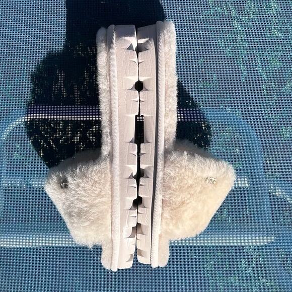 UGG Cozette Cream Fuzzy Slippers Slip-Ons Size 7 - Picture 6 of 9